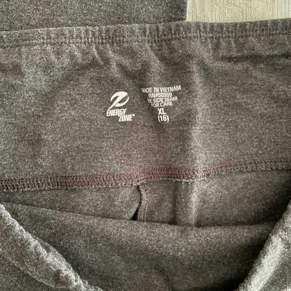 Dark gray Capri leggings - Picture 3 of 3